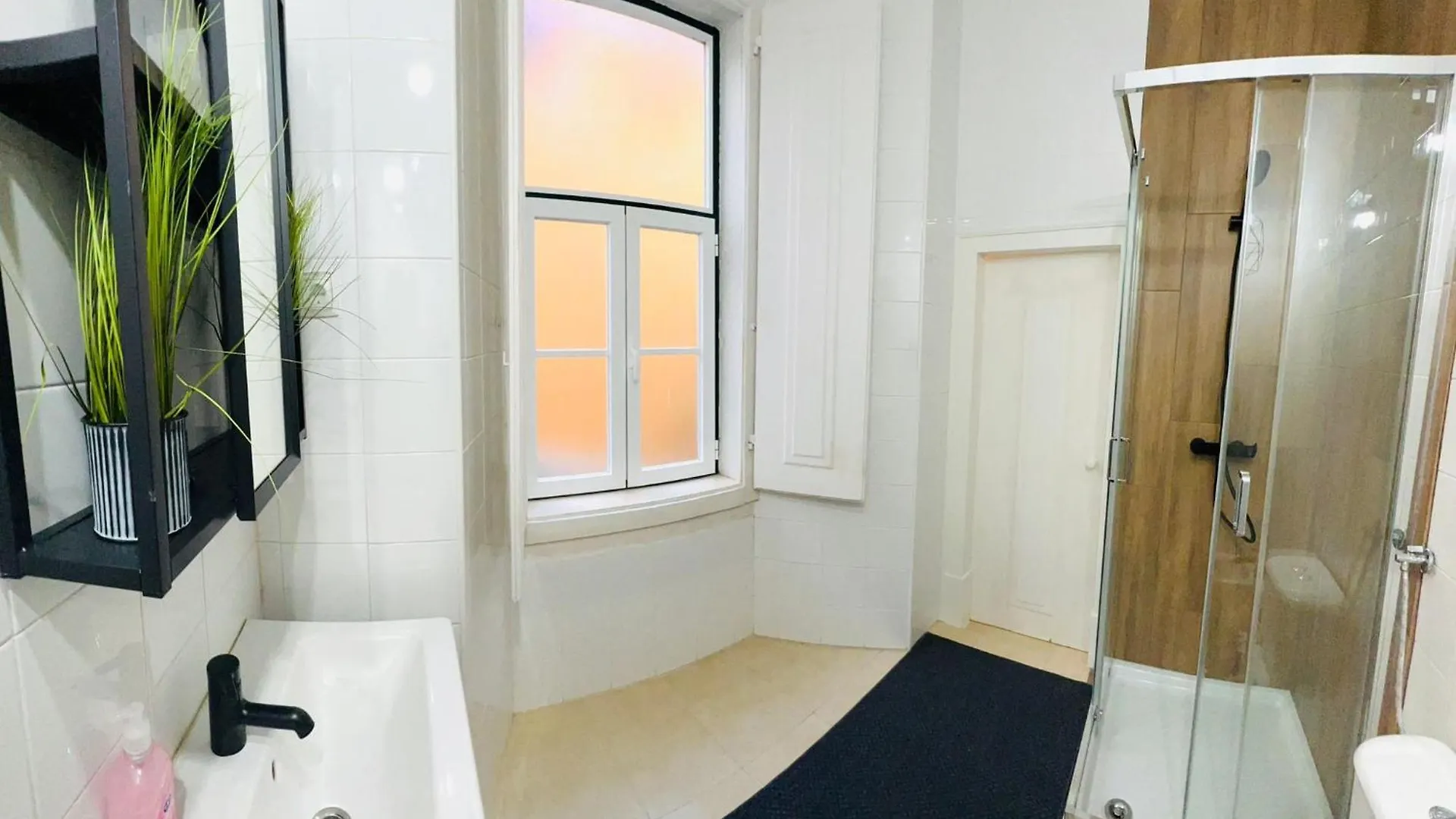 Hostel Luxury Central Lisbon Rooms, Best Location In The City Portekiz